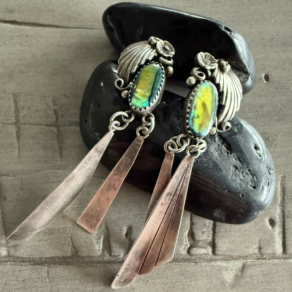 1970’s Navajo Abalone Outstanding Earrings